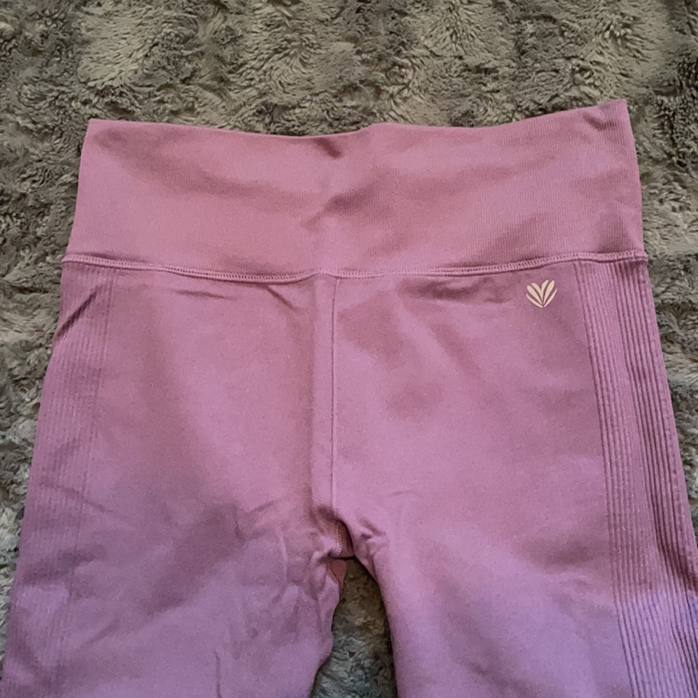 “Forever 21” Lilac Workout Leggings! - Picture 2 of 7